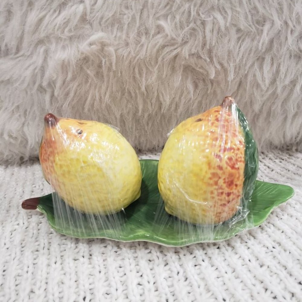 Farm House Style Lemon Salt & Pepper Shakers Set With Leaf Rest